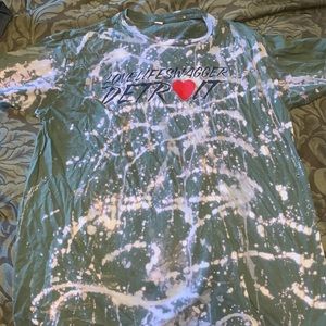 Basic t size medium